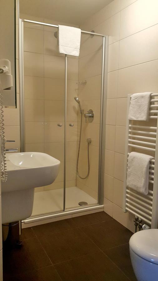 Landgasthof Zum Stern Hotel Huenfeld Luaran gambar