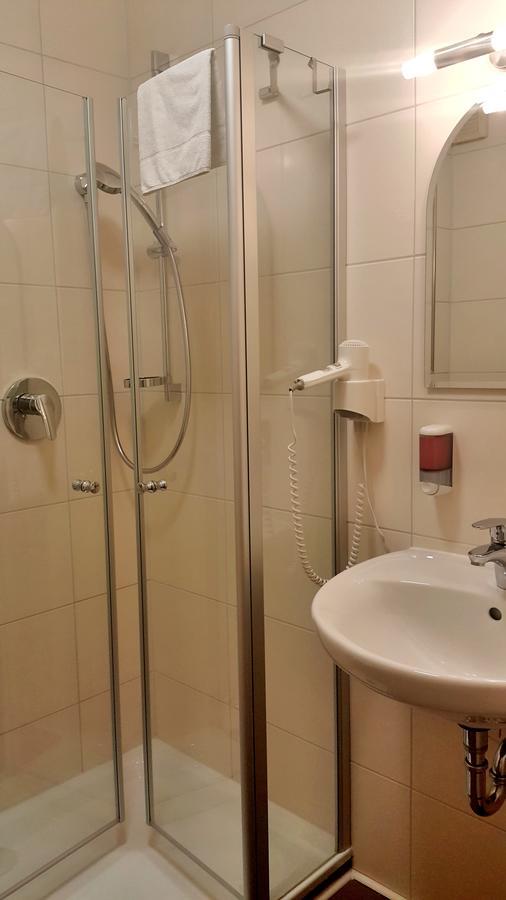 Landgasthof Zum Stern Hotel Huenfeld Luaran gambar